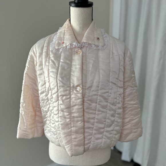 Vintage Jackets & Blazers - Cropped puff jacket | vintage house coat